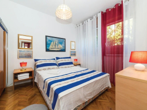 Amazing Home in Seget Donji With Wifi and 5 Bedrooms