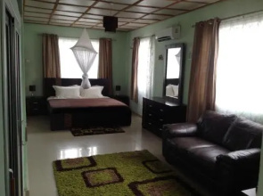 Holiday Lodge