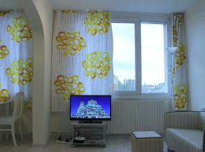 Snug Apartment near Airport and Lake