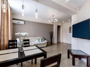 Аврора на улице 50 Лет Октября 15