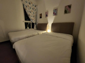 8pax 2R2B kota kemuning Bukit Rimau WIFI Sauna Swimming Pool