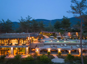 Izz Getaway – Adults Only