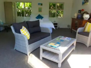 Cathedral Cove Apartment