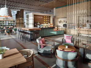 Отель Holiday Inn & Suites Dubai Festival City an IHG