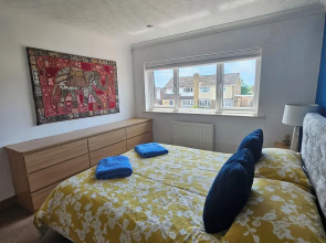 Cosy Home in Leicester