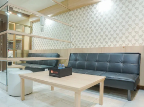 Strategic 1BR The Boulevard Apartment with Luxurious Design