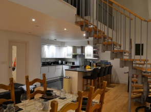Lovely 2 Bed Modern Flat in the Heart of Swindon
