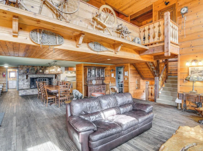 Game Room & Hot Tub: Serene Grand Mountain Chalet!