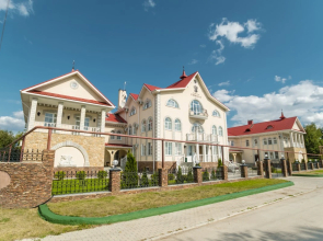 Familia Boutique Hotel