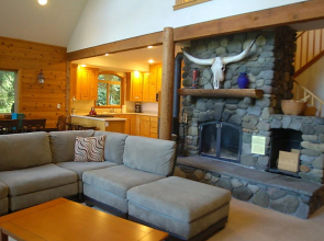 Chalet 07MF Silver Lake Chalet w/Hot Tub!