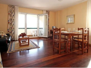 102896 -  Apartment in CorcubiÃ³n