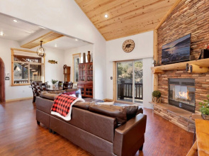 Five Bears Cabin #2070 by Big Bear Vacations