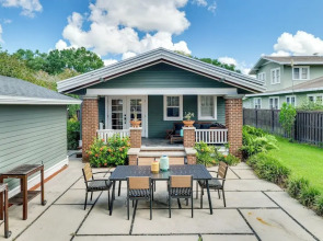 Renovated, Stylish Retreat w/ Patio in Lakeland!