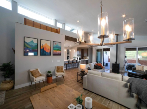 Modern Flagstaff Escape w/ Grill, 3 Mi to Downtown