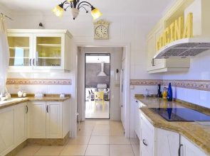 Villa - 4 Bedrooms with WiFi - 105020