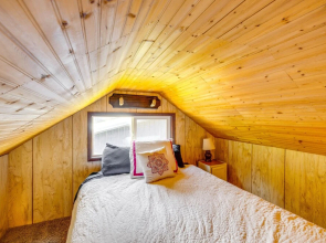 Pet-friendly Ocean Park Rental w/ Outdoor Fire Pit