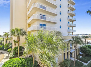 Harbor Landing 201a 3 Bedroom Condo by RedAwning