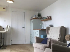 1-bedroom chalet with parking on site