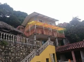 Hostal Villa Rosas