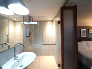 Somewhere to Escape - Hometel