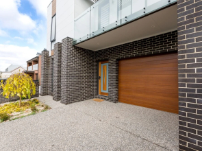 Two Ten Luxury CBD Accommodation