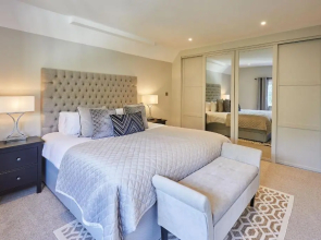 Host Stay White Lodge