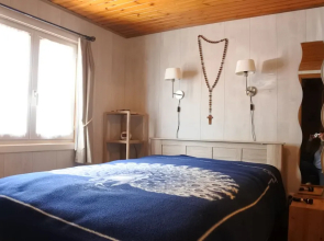 Charming Holiday Chalet Located in a Private Estate With Fenced Garden