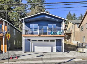 Stunning Stevenson Retreat w/ Mountain Views!