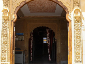 Dylan Cafe and Guest House
