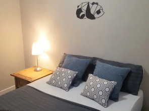 Dragon - Queen Vic House 2 Bedroom Home