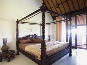 Black Pearl Villa Beachside