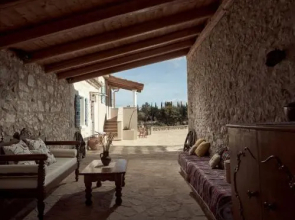 Alkis Farm And Residence