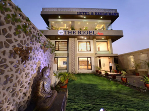 Hotel Heaven Resorts