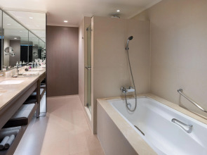 Crowne Plaza Bangkok Lumpini Park by IHG