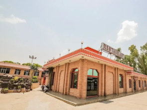 OYO 45229 Rajdhani Tourist Motel