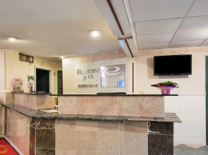 Super 6 Inn and Suites