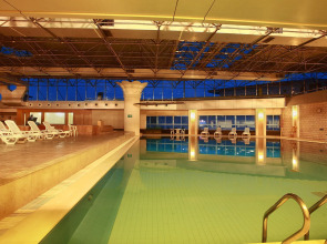 Guilin Lijiang Waterfall Hotel