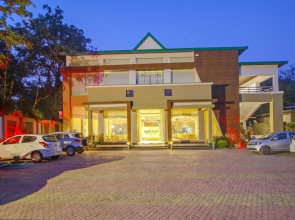 Maulik Mansion Resort