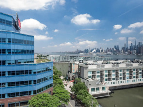 Sheraton Lincoln Harbor Hotel