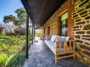 Secret Garden - Luxury Cottage - Giant 85inch TV