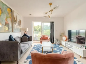Stunning Modern Apartment in Rochester, England