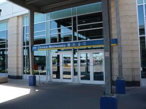 Laval centre apartment