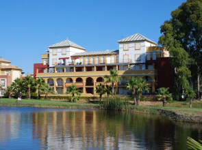 Ideal Apartment With Golf Course Views