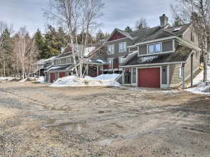 Updated Condo Next to Burke Mountain Bike Trails!