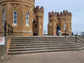 Remarkable 3-bed House in Hull