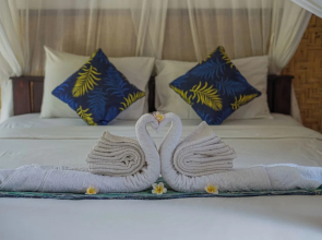 Made Taro Menjangan Homestay