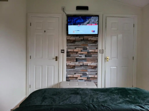 3 Bedroom Partial Lakeview Lodge - Ensuite & Balcony Deck