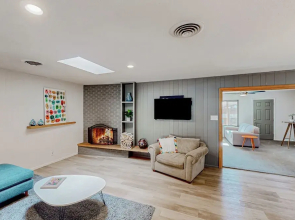 3BR Dog-friendly Mid-century Modern Home w/ Yard