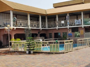 Keviz Hotel