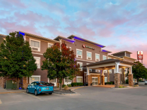 Best Western Plus Butterfield Inn